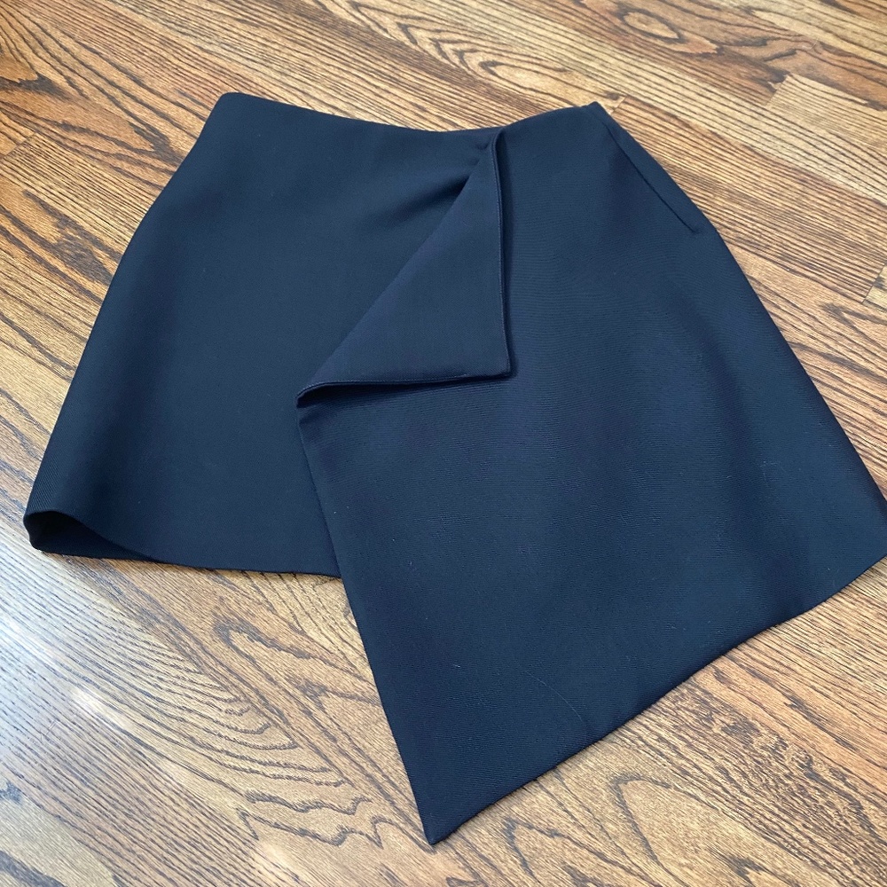 Totême Short wrap skirt. Size S (2-4) Dark Navy